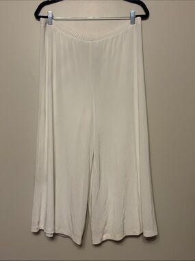 Chico's Travelers Pull-On Wide Leg Capri Pants. Size XL. NWT